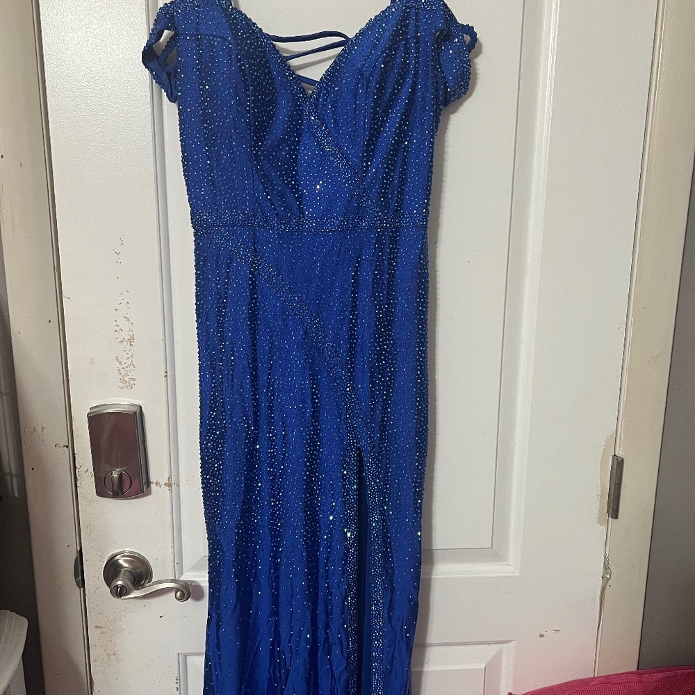 Ellie Wilde prom dress